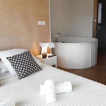 Les Suites Du Saint Nazaire - Les Balcons De La Cite Carcassonne Exterior photo